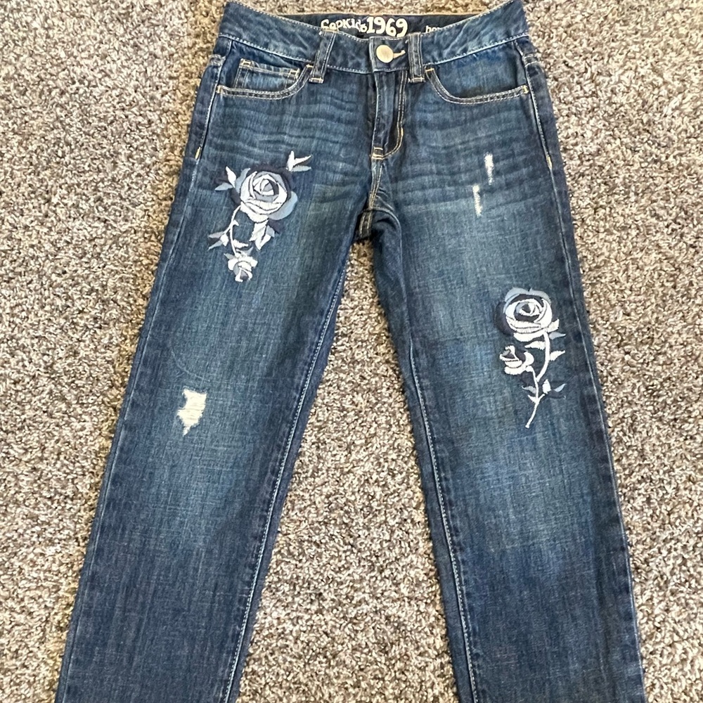Gap kids jeans with floral embroidery, size 8 slim